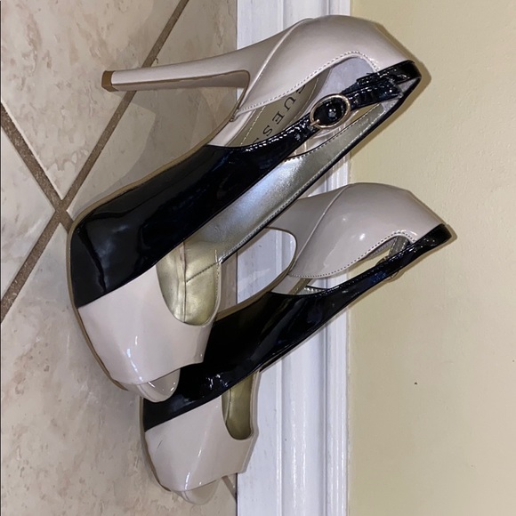 Like-New Guess 5” Stilettos 6 1/2 - Picture 4 of 5